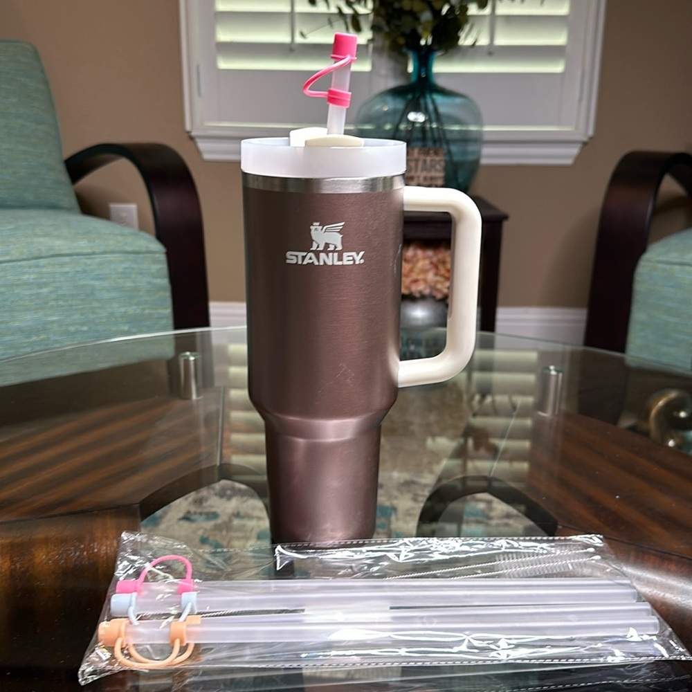 Stanley 40 oz.‎ Quencher H2.0 FlowState Tumbler Rose Quartz Glow